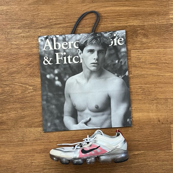 2 LOT ABERCROMBIE MALE MODEL BRUCE WEBER PICTURE PORTRAIT MEN PAPER SHOPPING BAG - Picture 5 of 7